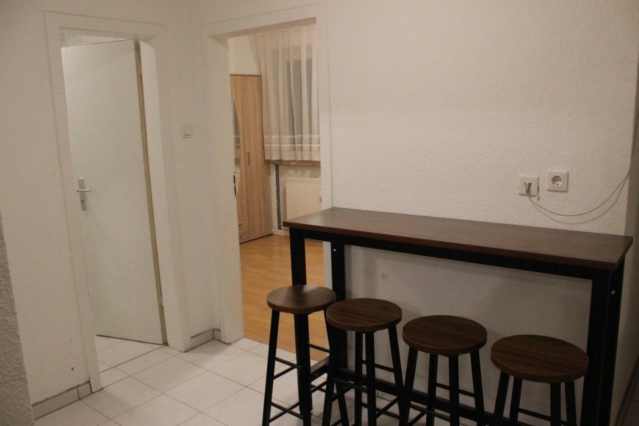 Zimmer Sucht Bewohner Duisburg Exteriér fotografie